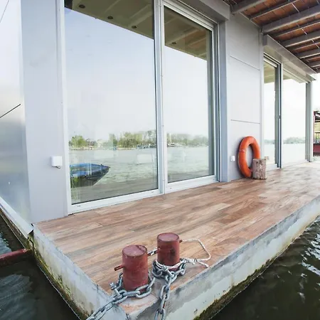 Infinity Floating Villa Belgrad